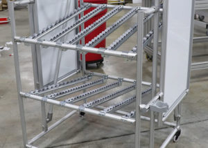 Estante de flujo ergonómico LPS D30 con pizarras blancas